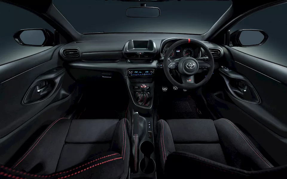 تويوتا تعزز قدرات ياريس بنسخة GRMN الأكثر رياضية