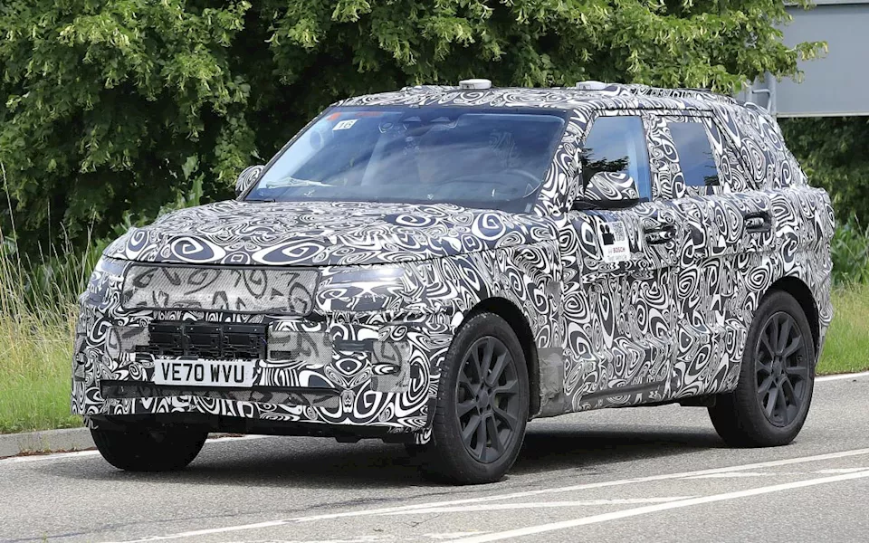 رينج روفر سبورت القادمة تظهر في صور تجسسية 