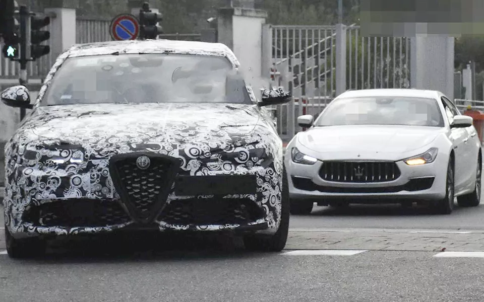 صور تجسسية لـ ألفا روميو جوليا فيس ليفت (1)