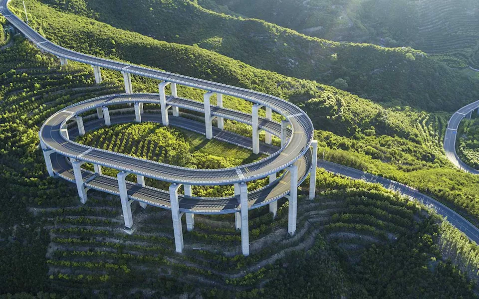 طريق تيان لونجشان بالصين