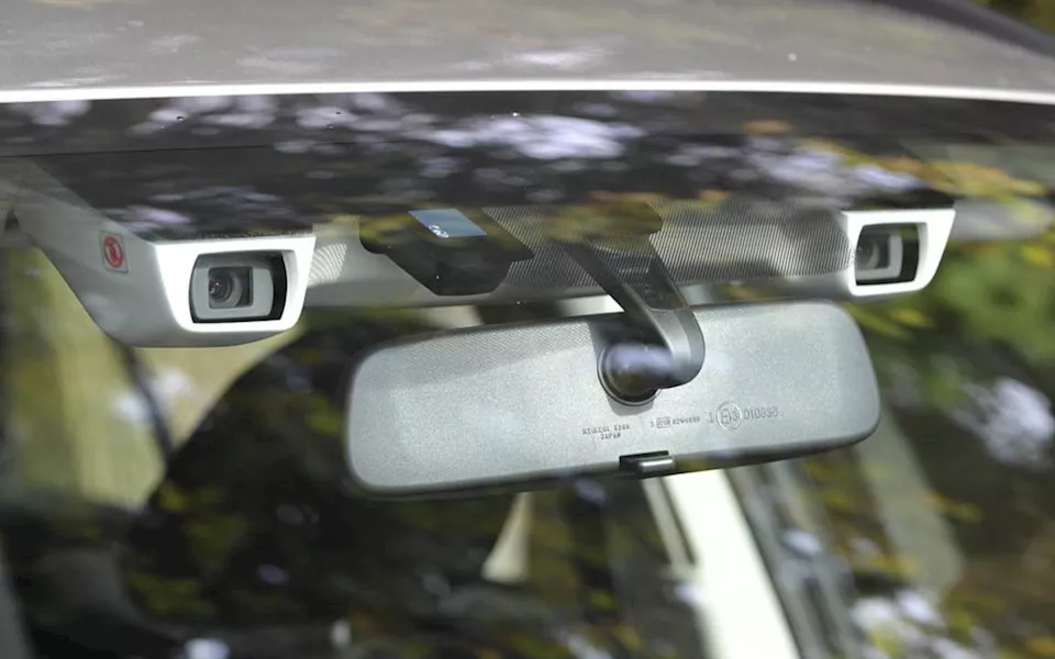 كاميرا نظام EyeSight بسيارات سوبارو