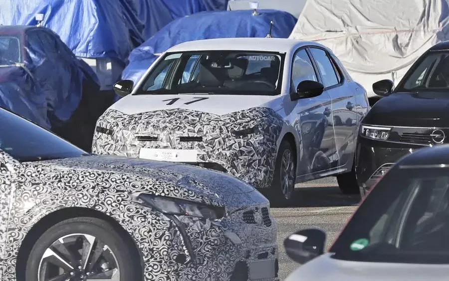 أوبل كورسا الفيس ليفت في صور تجسسية