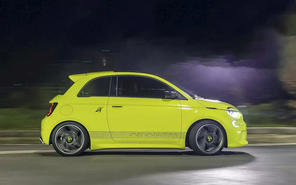الكشف رسمياً عن أبارث 500e