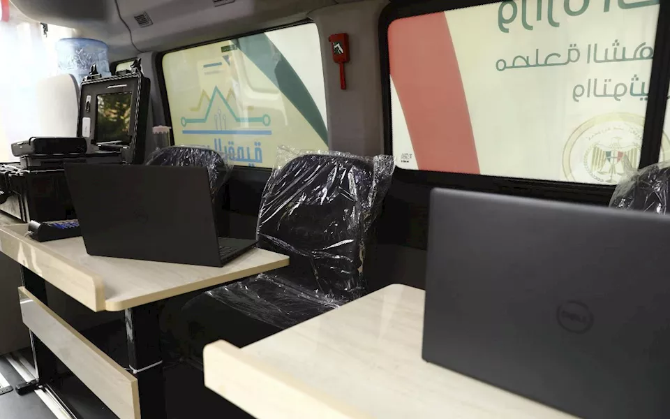 العدل تطلق 20 سيارة توثيق متنقلة جديدة (3)