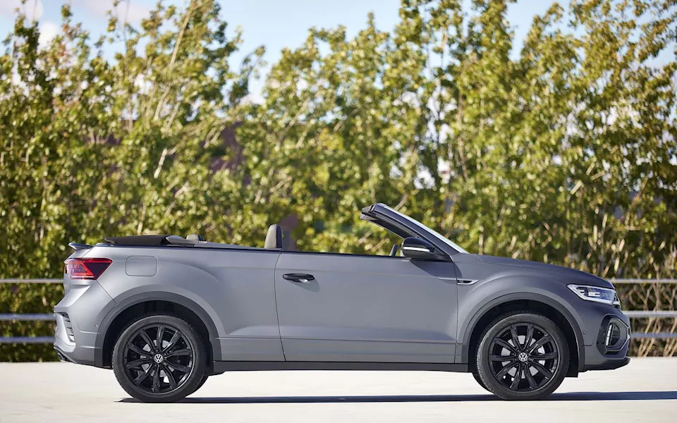 فولكس فاجن تي روك كابريوليه إديشن جراي