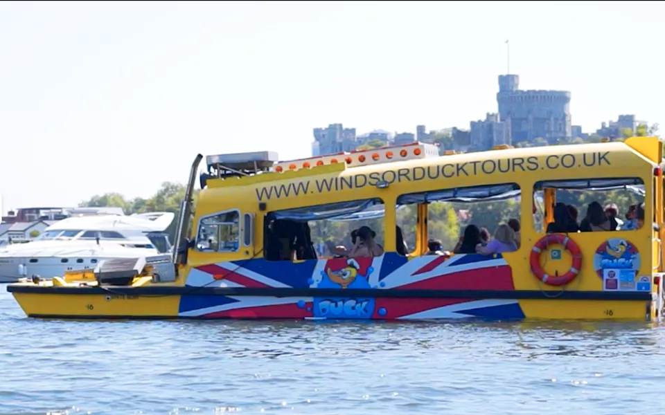 أتوبيس DUKW البرمائي السياحي (1)