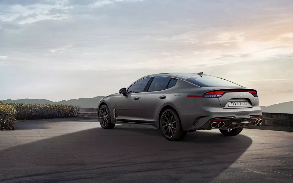 كيا ستينجر تريبيوت إديشن (2)