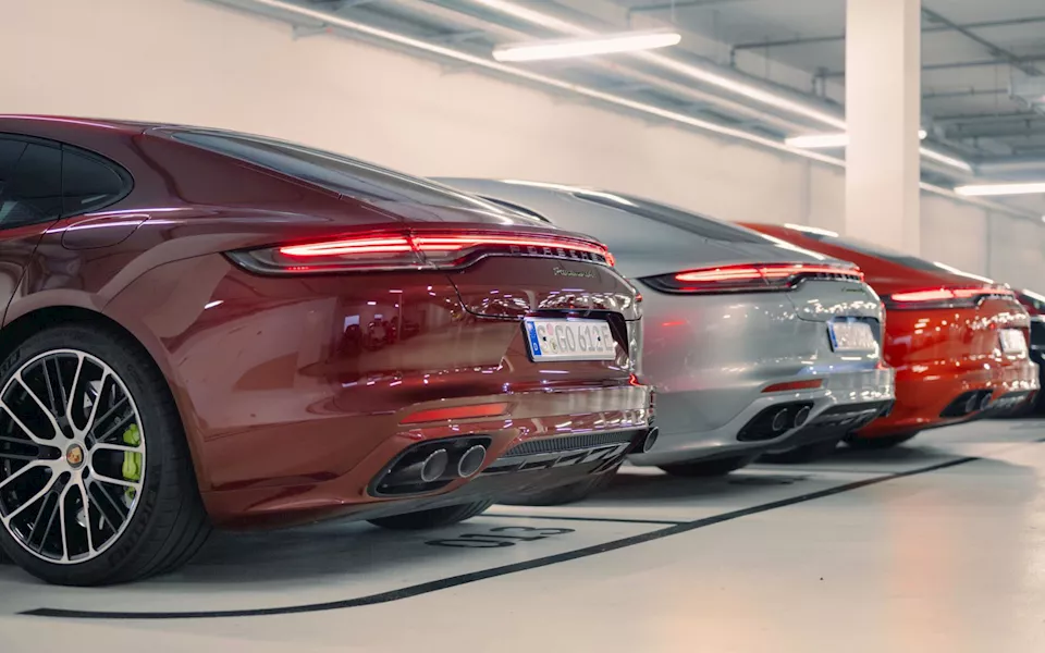 بورشه تستعرض نسخها الهجينة المختلفة من باناميرا