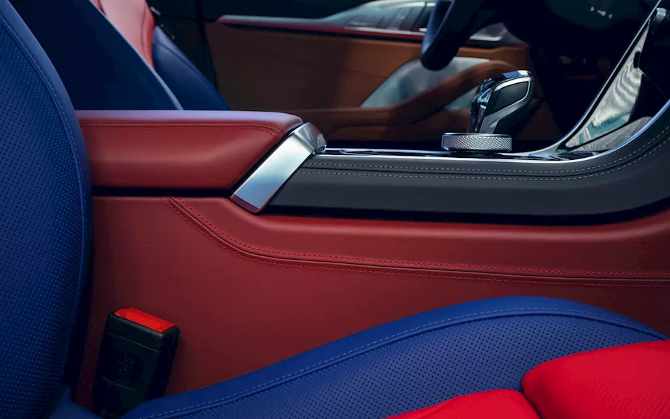 بي إم دابليو الفئة الثامنة بنسخة حدودة مستوحاه من الكوميكس – صور