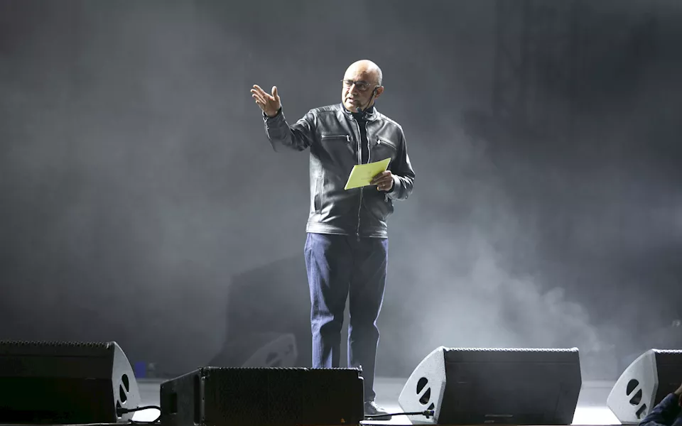 أنكوش أرورا ، الرئيس التنفيذي لمجموعة المنصور للسيارات  (1)