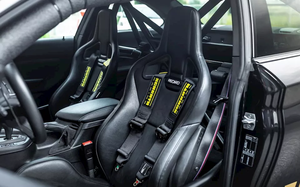 بي إم دابليو M2 بنسخة معدلة  قوتها 630 حصان في أخر مشوارها – صور وتفاصيل 