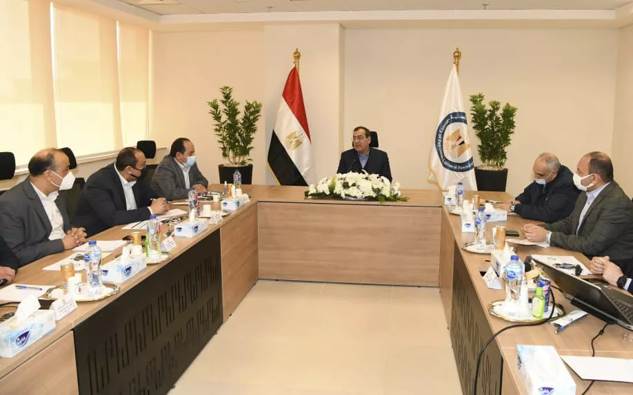 لأول مرة.. البترول تجتمع بشركات الغاز الطبيعي للسيارات في العاصمة الإدارية