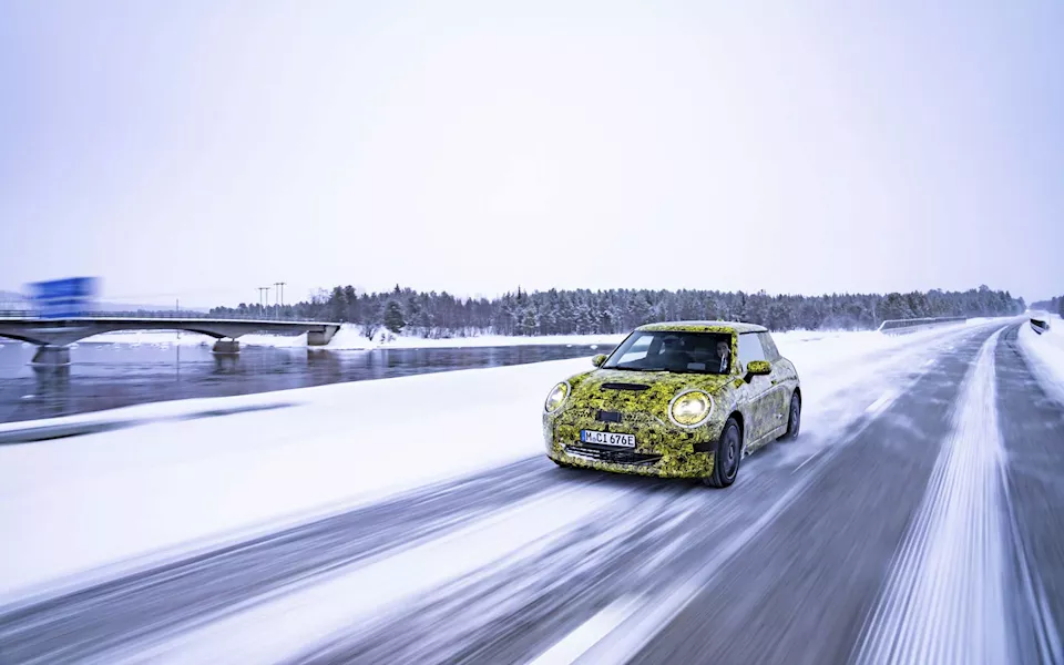 ميني كوبر الجديدة تحت الاختبار