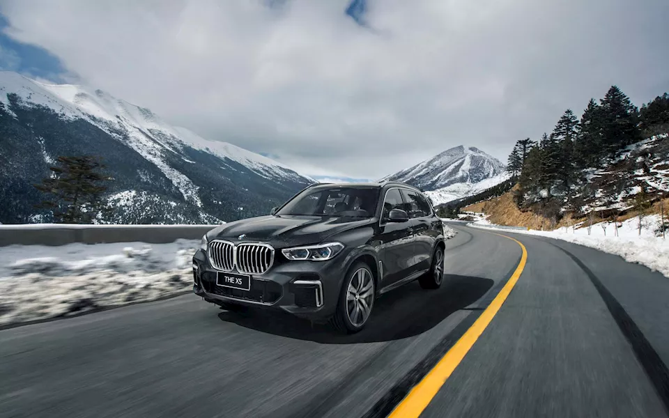 صور تستعرض بي إم دابليو X5 بقاعدة العجلات الطويلة