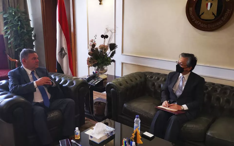 سفير اليابان الجديد يُتابع جهود توطين صناعة السيارات الكهربائية