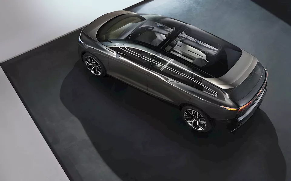 أودي أوربان سفير الكهرباية الاختبارية  (1)