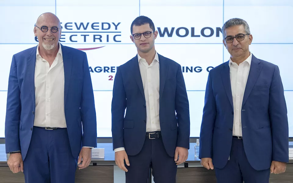 السويدي توقع اتفاقية مع وولونج للمحركات الكهربائية 