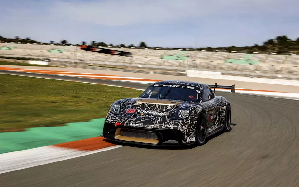 بورشه كايمن GT4 ePerformance