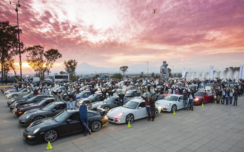 بورشه تعتز بمحبيها مع مرور 70 عام على التجمع الأول لملاك سياراتها