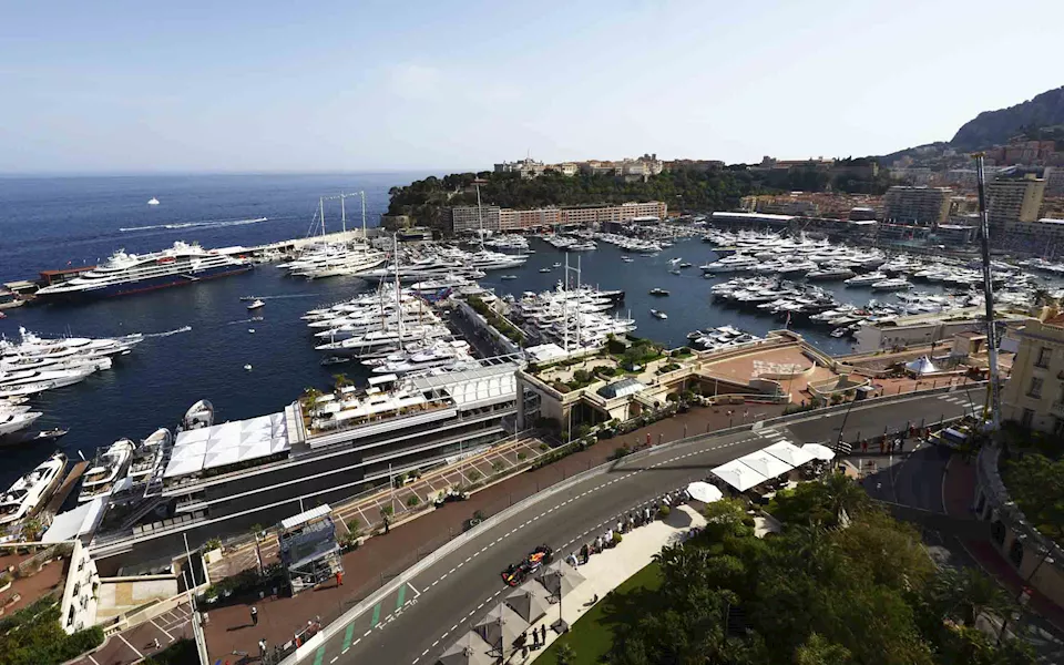 فعاليات فوز المكسيكي بيريز بجائزة موناكو الكبرى  (1)