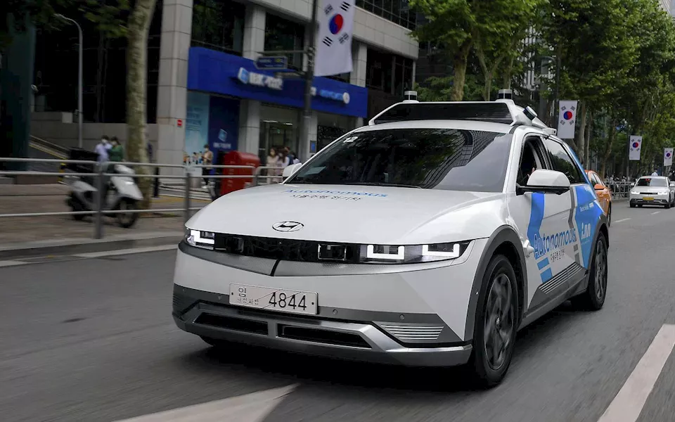 تاكسي روبو رايد ذاتي القيادة من هيونداي أيونيك 5
