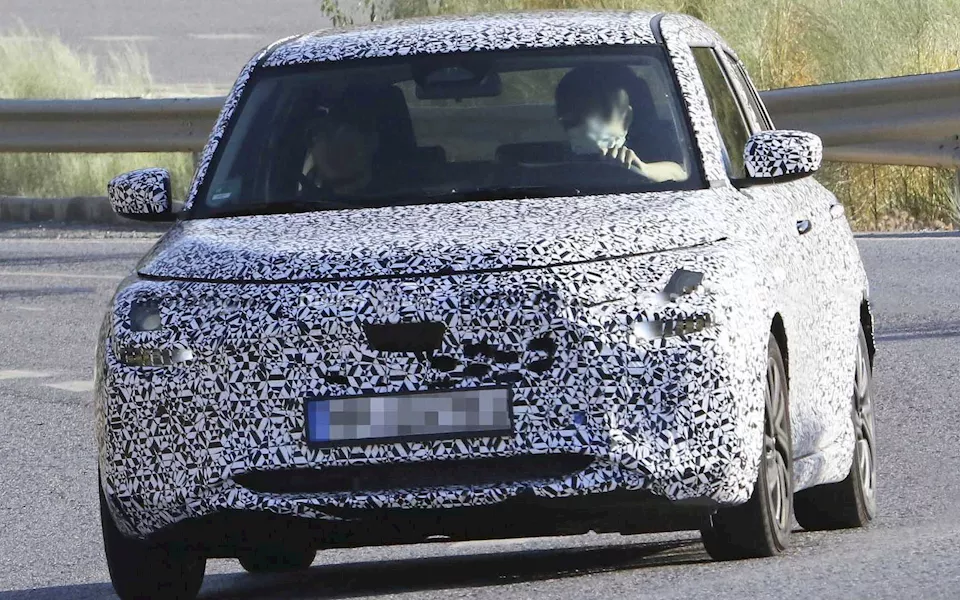 أول صور تجسسية للجيل الرابع من سوزوكي سويفت أثناء الاختبارات (1)