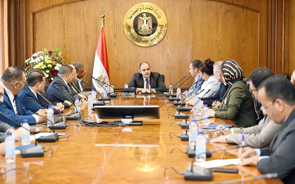 وزير التجارة والصناعة الجديد يستقبل لجنة الصناعة بمجلس النواب