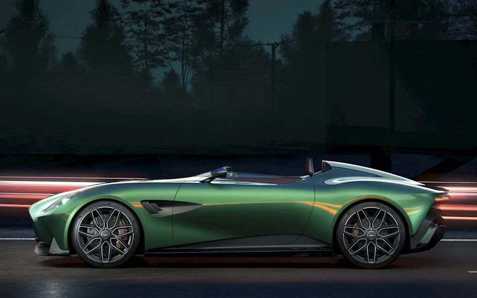 أستون مارتن DBR22