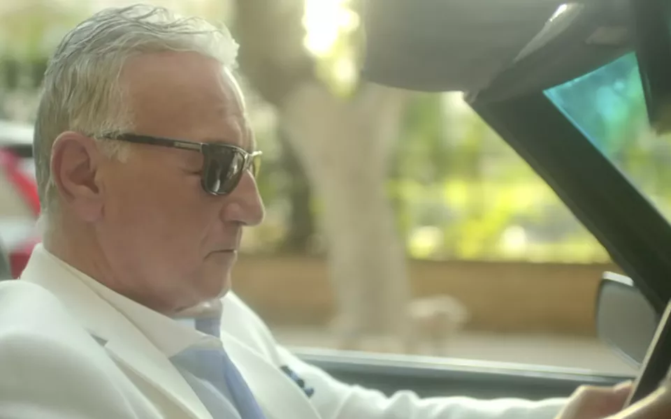 الفنان عزت أبو عوف 