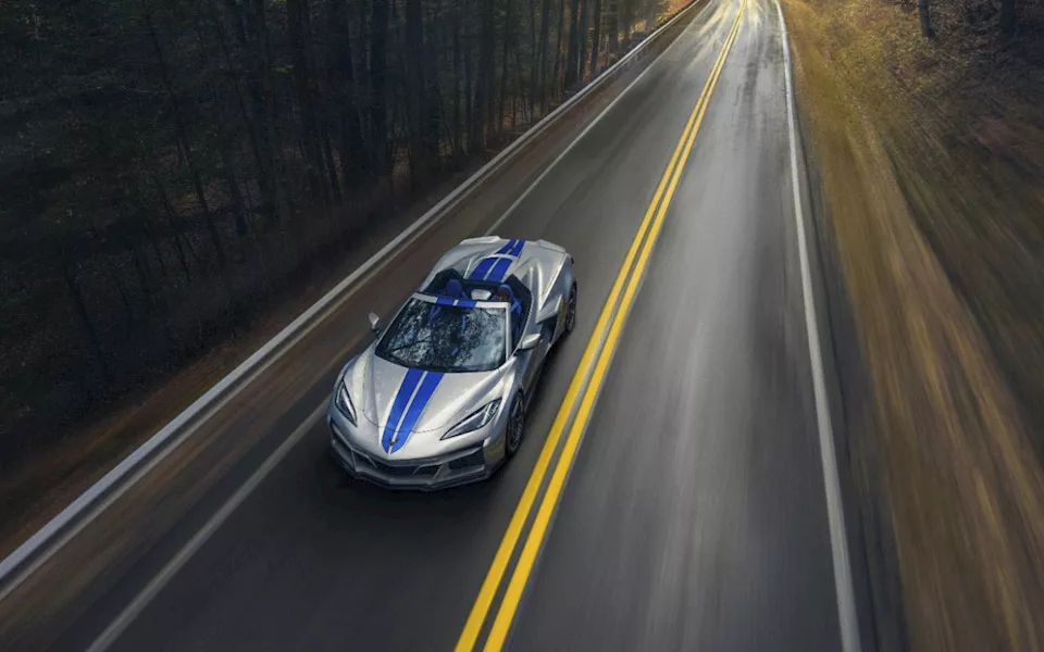 شيفروليه كورفيت E RAY الهايبرد - i