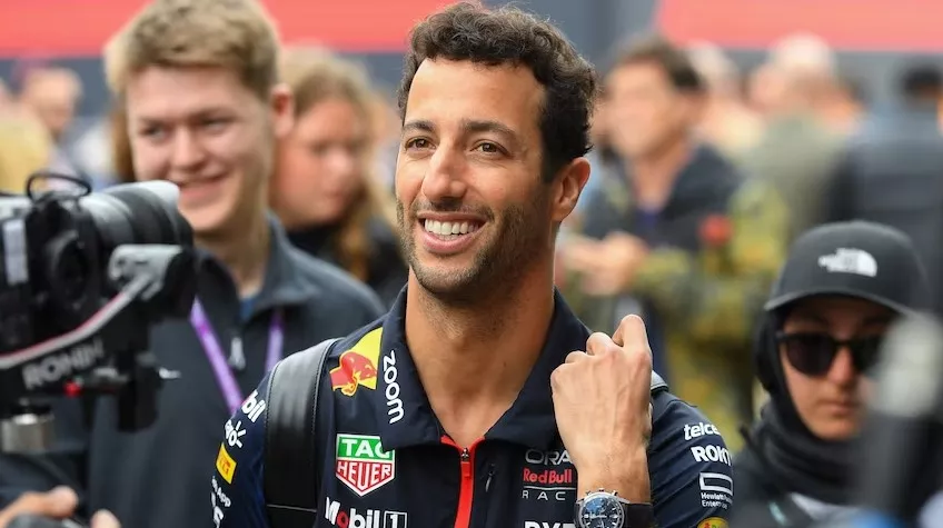 دانييل ريكاردو سائق فريق ألفا تاوري