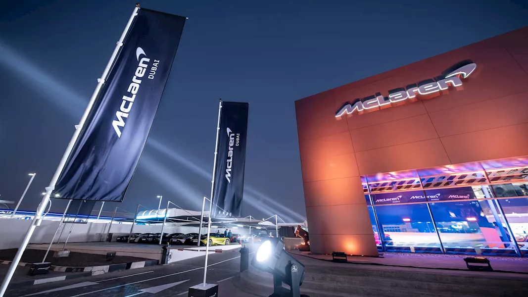 new-mclaren-dubai-showroom-opens (1)