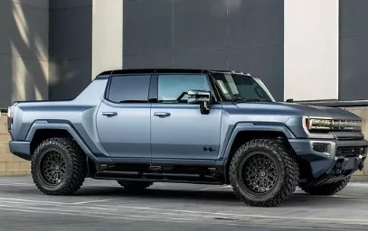 2 هامر EV بيك آب معدلة