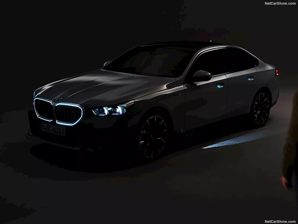 1 بي إم دبليو الفئة الخامسة الجديدة