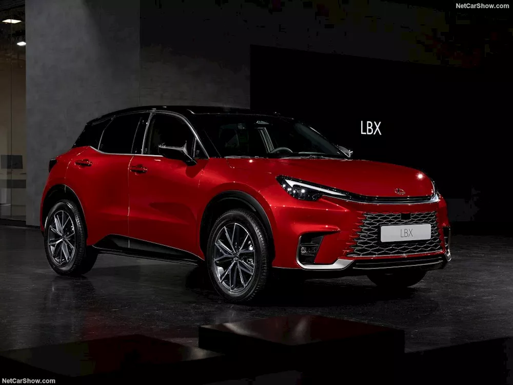 1 لكزس LBX الهجين موديل 2024 