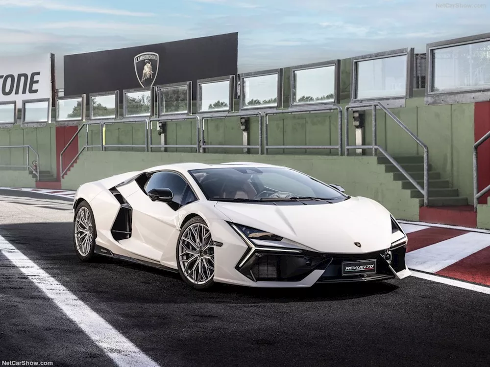 1 لامبورجيني Revuelto الخارقة موديل 2024