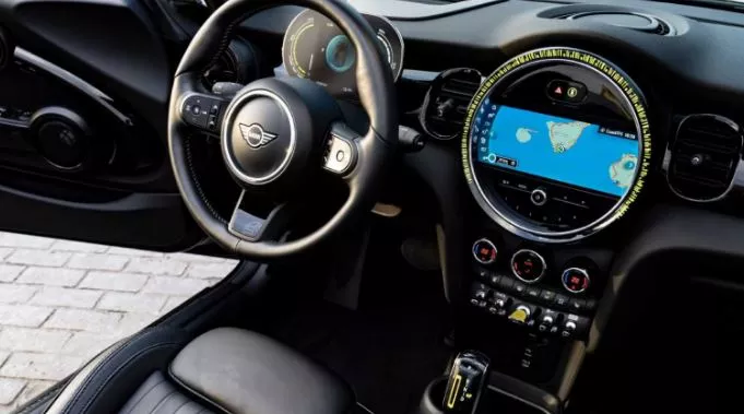 Cooper SE Cabrio الكهربائية الجديدة