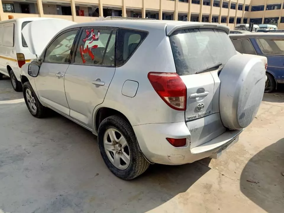 سيارات مطار القاهرة الدولي