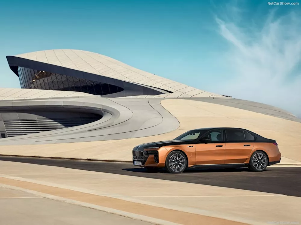 بي إم دبليو i7 M70 xDrive الكهربائية موديل 2024