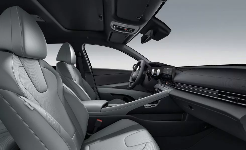 2024-hyundai-elantra-interior-korea-1677509013