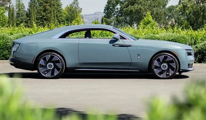 Spectre الفارهة