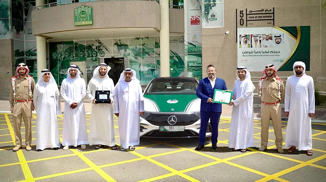 مرسيدس بنز EQS 580 تنضم إلى شرطة دبي