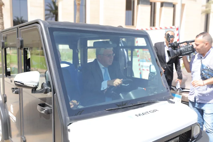 توقيع عقود تصميم وتصنيع أول سيارة كهربائية مصرية محلية الصنع  