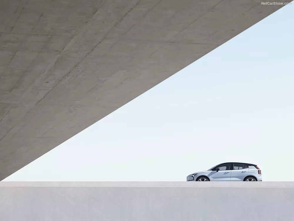 فولفو EX30 الكهربائية موديل 2025