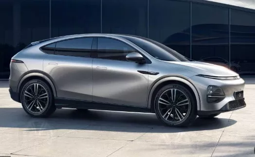 2 سيارة إكس بينج G6 كروس أوفر