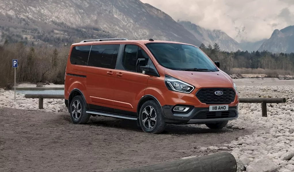 2 فورد Tourneo Custom فان الجديدة