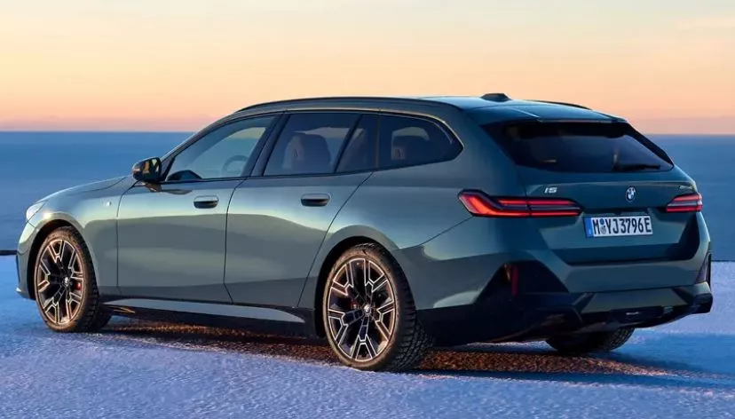 Touring الكومبي