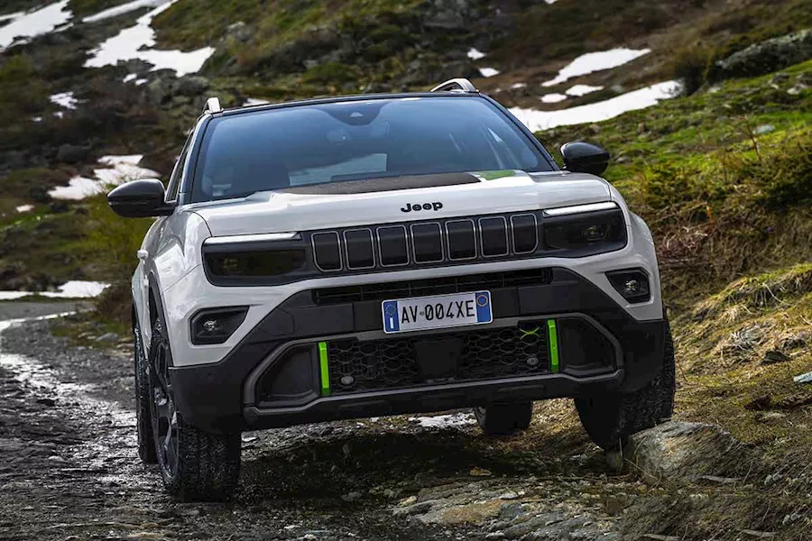 جيب Avenger 4xe الجديدة