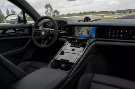 بورشه Panamera Turbo S E-Hybrid الجديدة