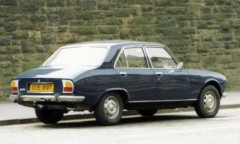 بيجو 504 سيدان